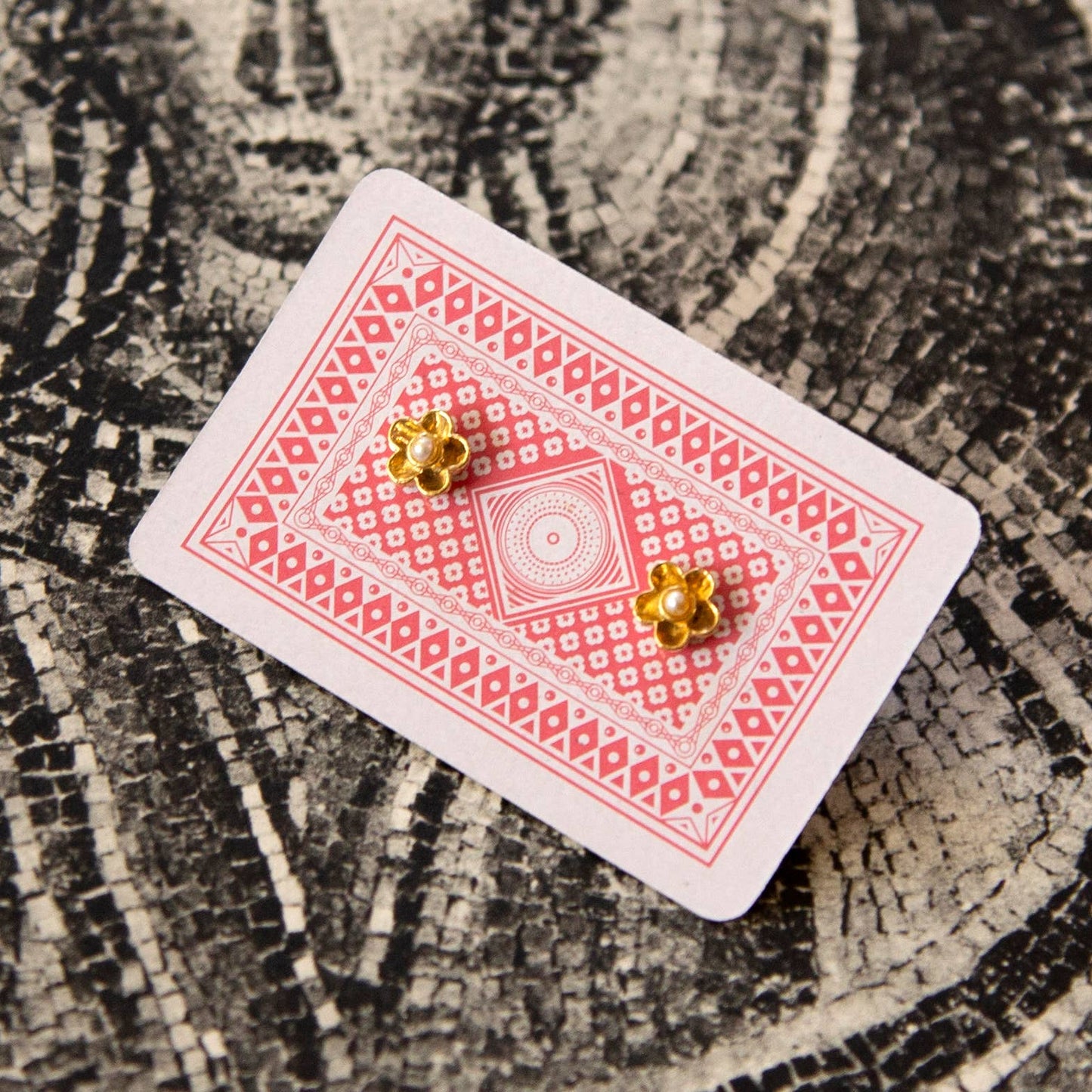 Vintage Pearl & Daisy Flower Stud Earrings