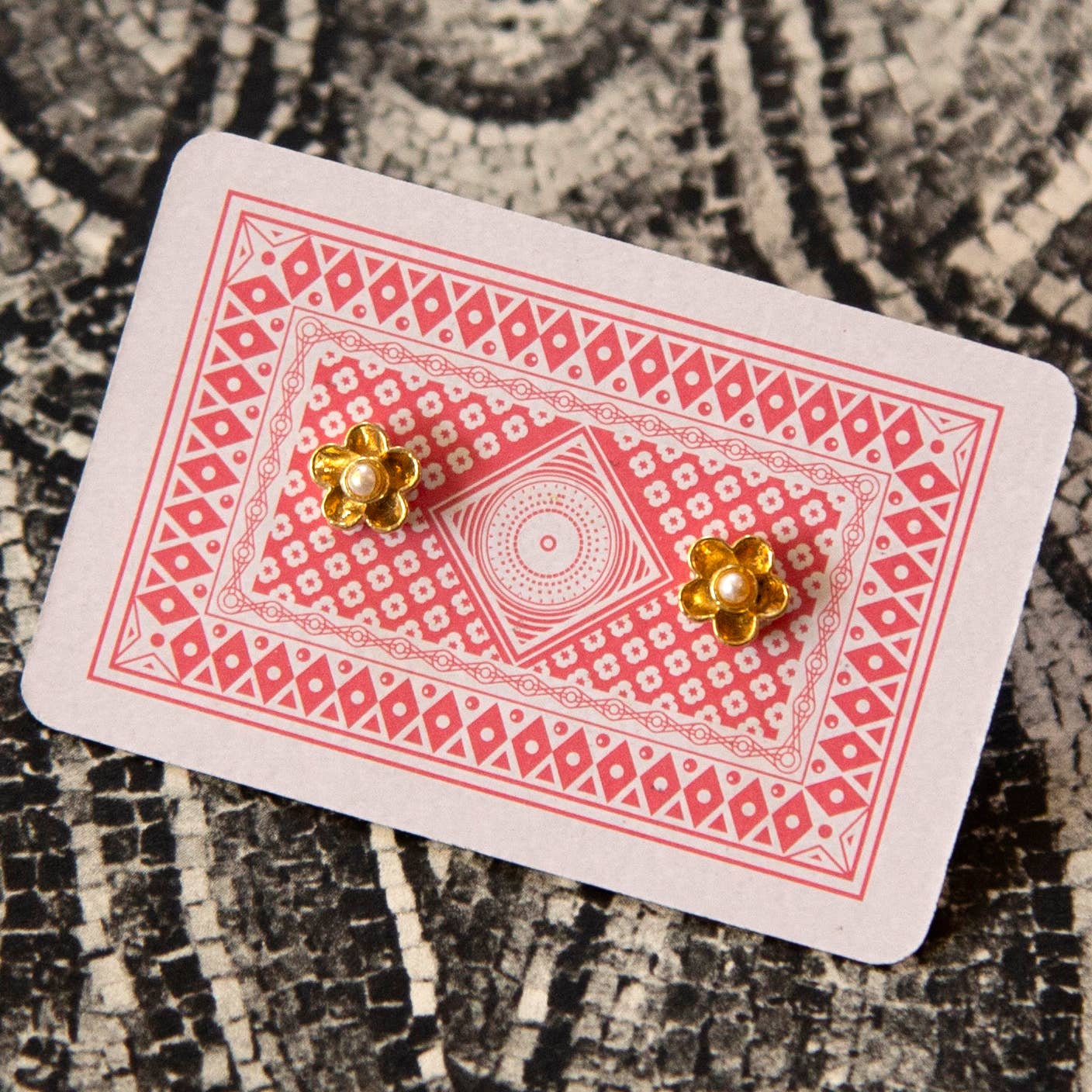 Vintage Pearl & Daisy Flower Stud Earrings