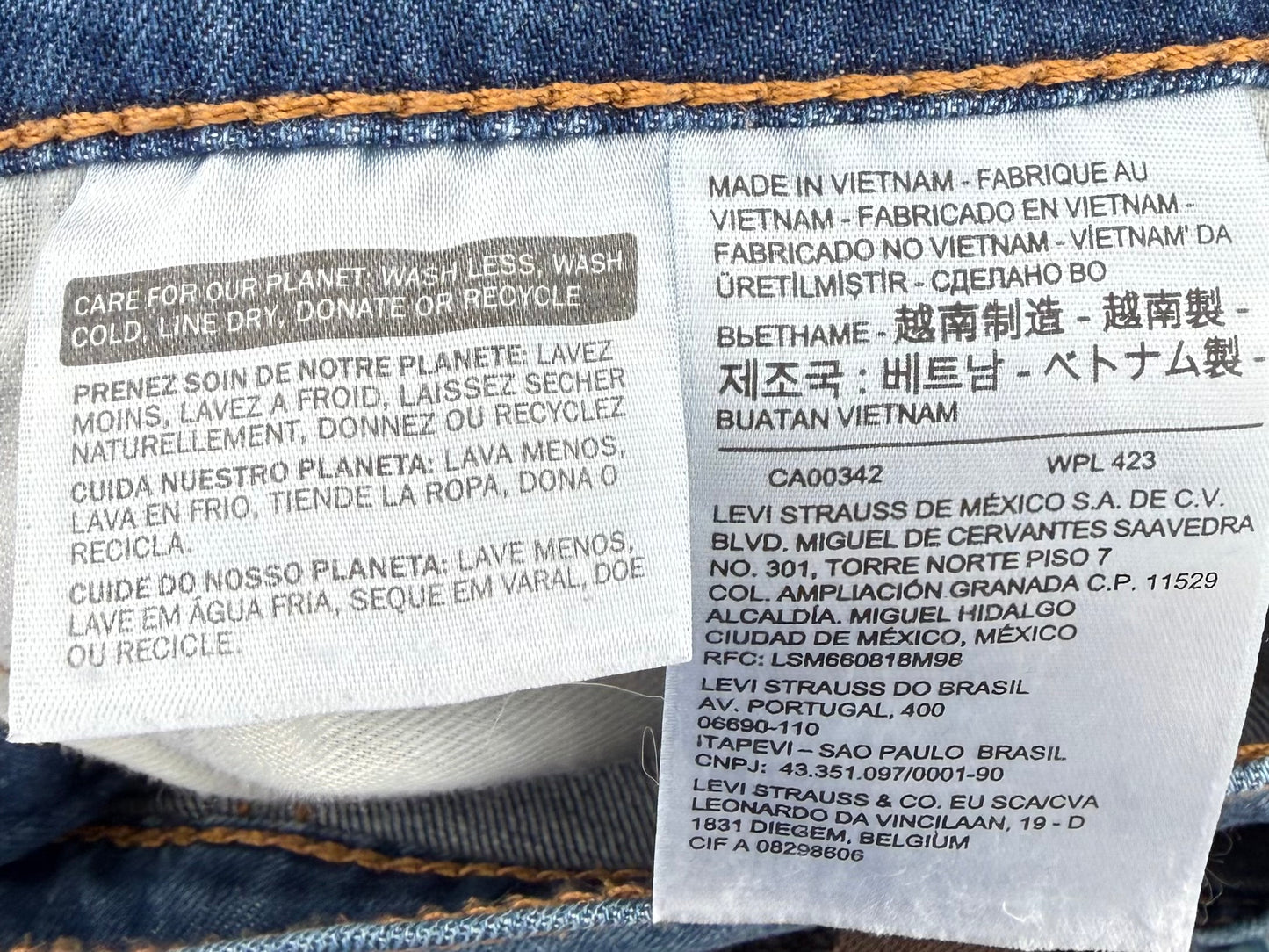 Levi’s 505 Regular Fit Shorts — Medium Wash