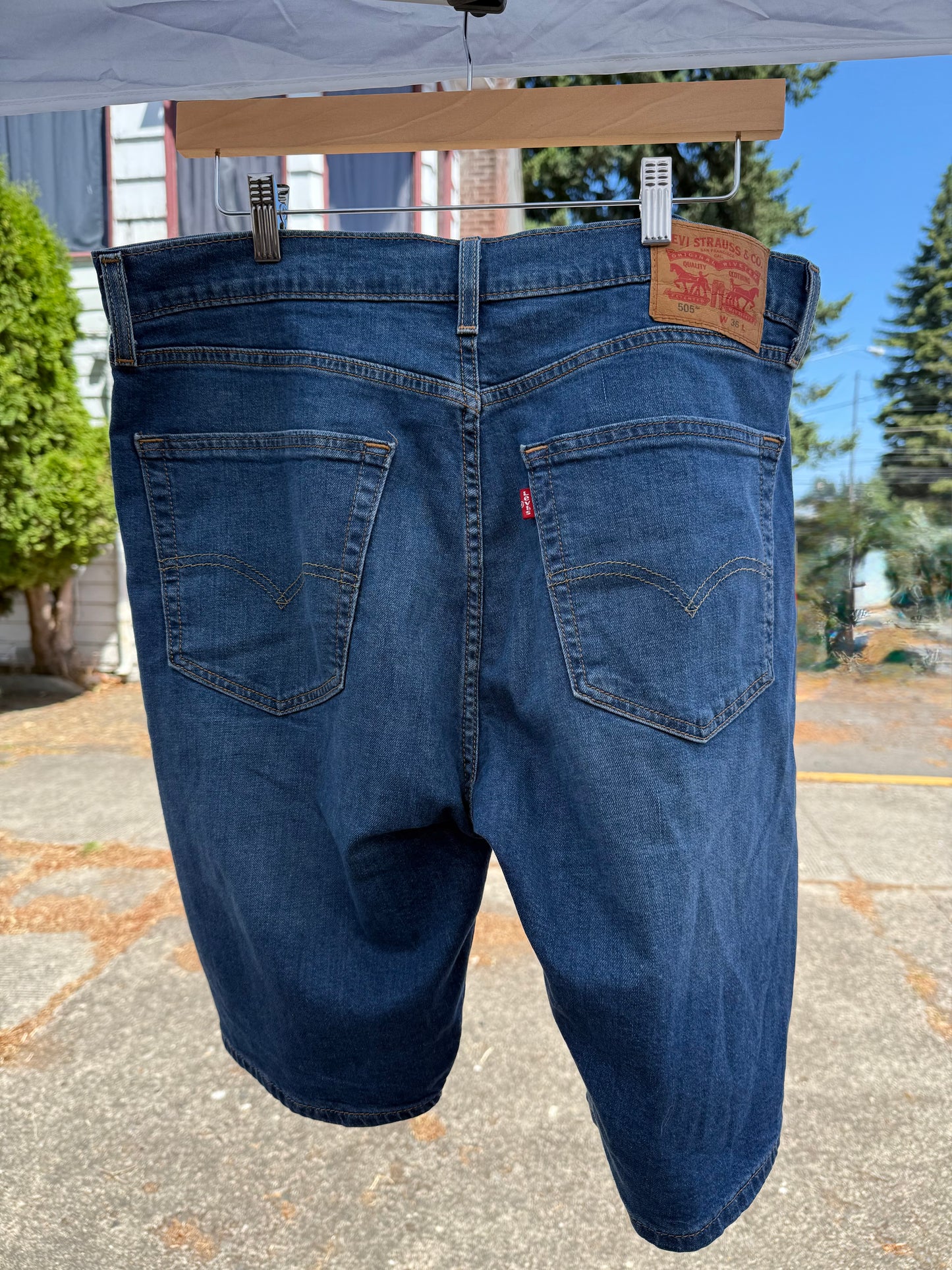 Levi’s 505 Regular Fit Shorts — Medium Wash